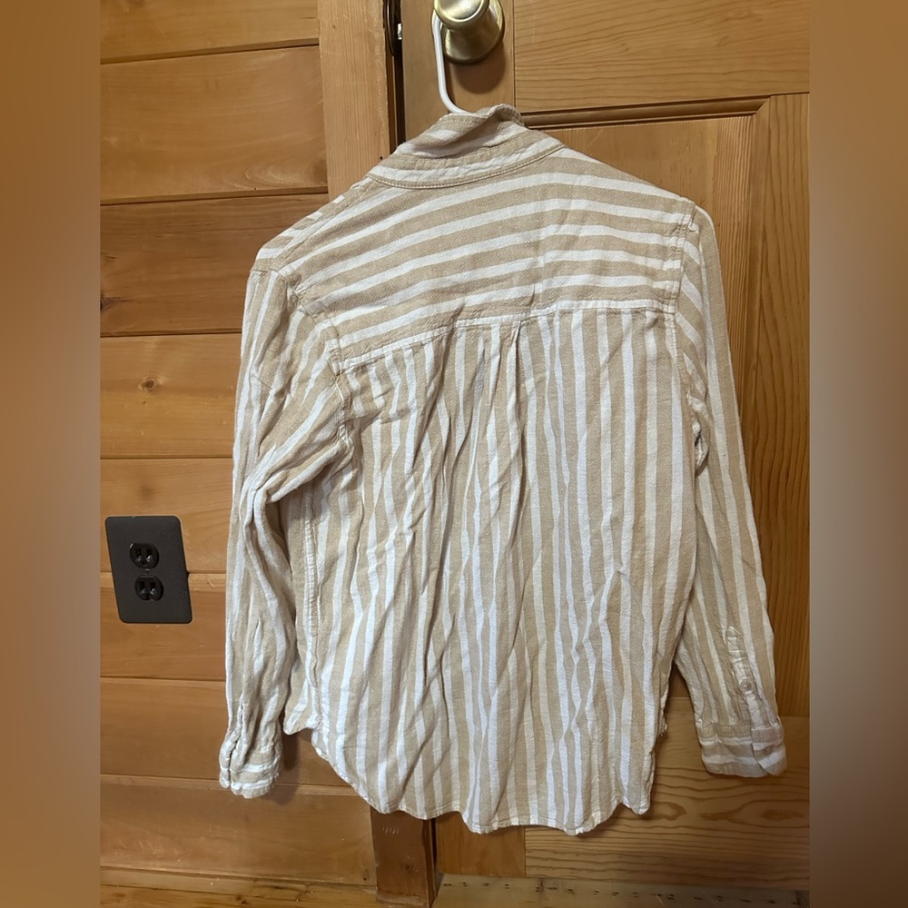 Universal Thread Relaxed Fit Button-Up Top - Picture 2 of 3